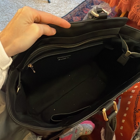 Big Black Sturdy Purse says St. John - Picture 8 of 9